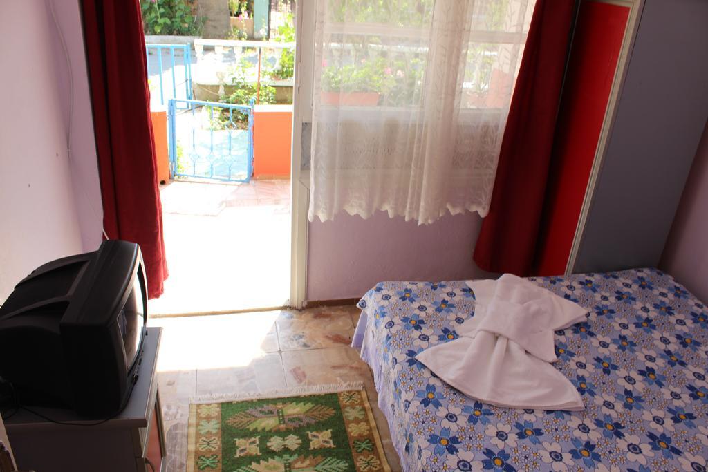 Eysan Pansiyon Akçay Habitación foto