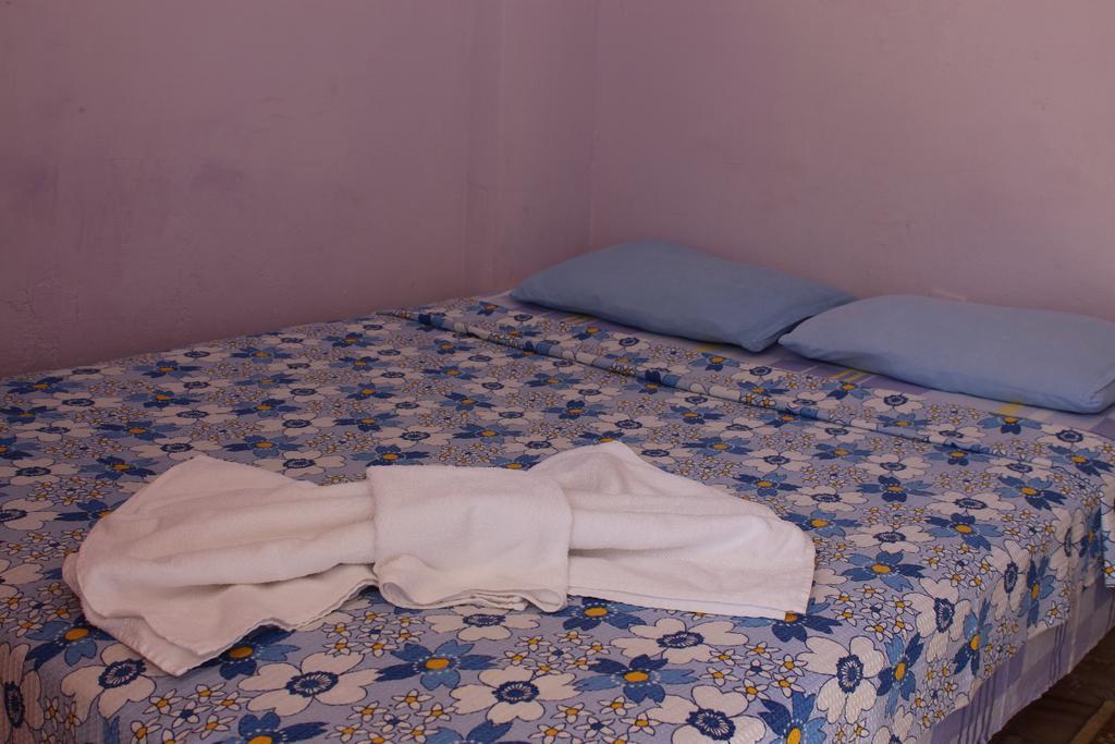 Eysan Pansiyon Akçay Habitación foto