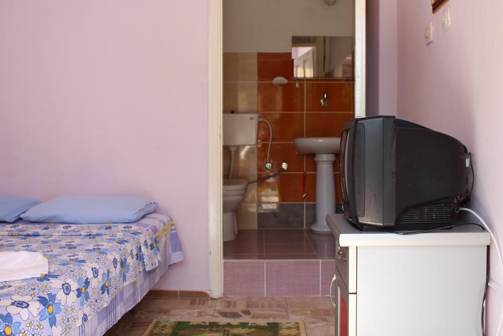 Eysan Pansiyon Akçay Habitación foto